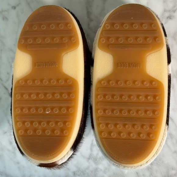 Moon Boots - Picture 6 of 12